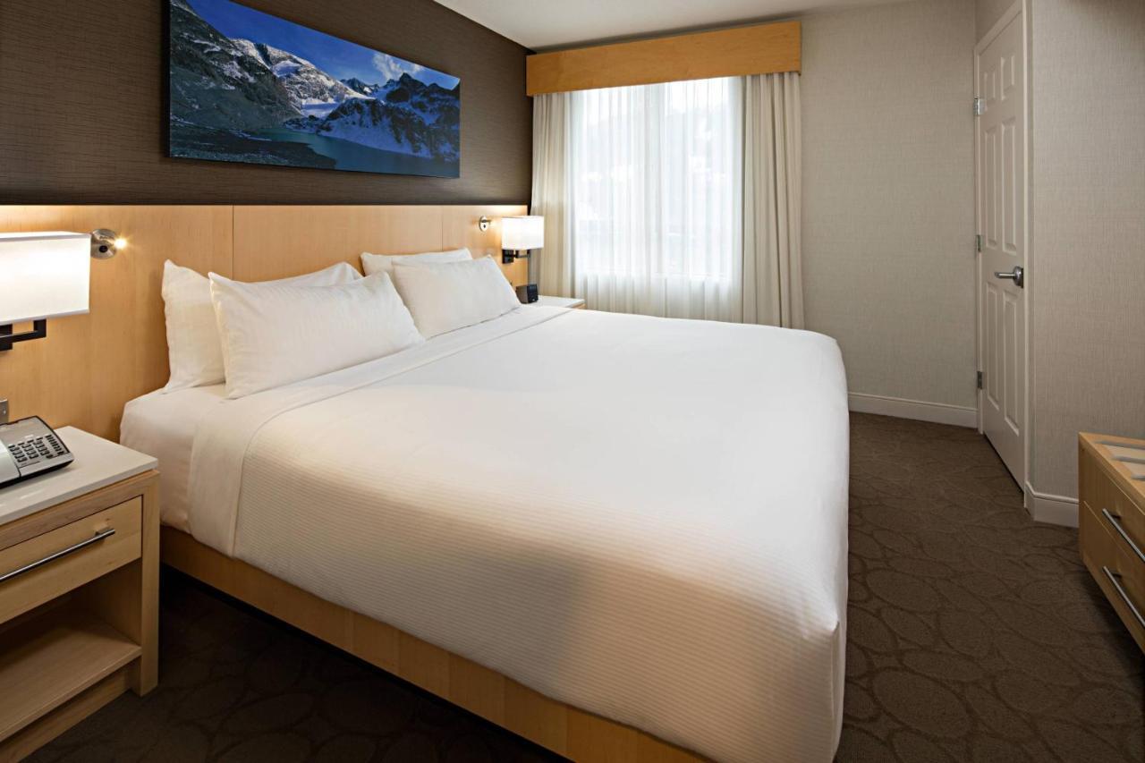 Delta Hotels By Marriott Whistler Village Suites Extérieur photo