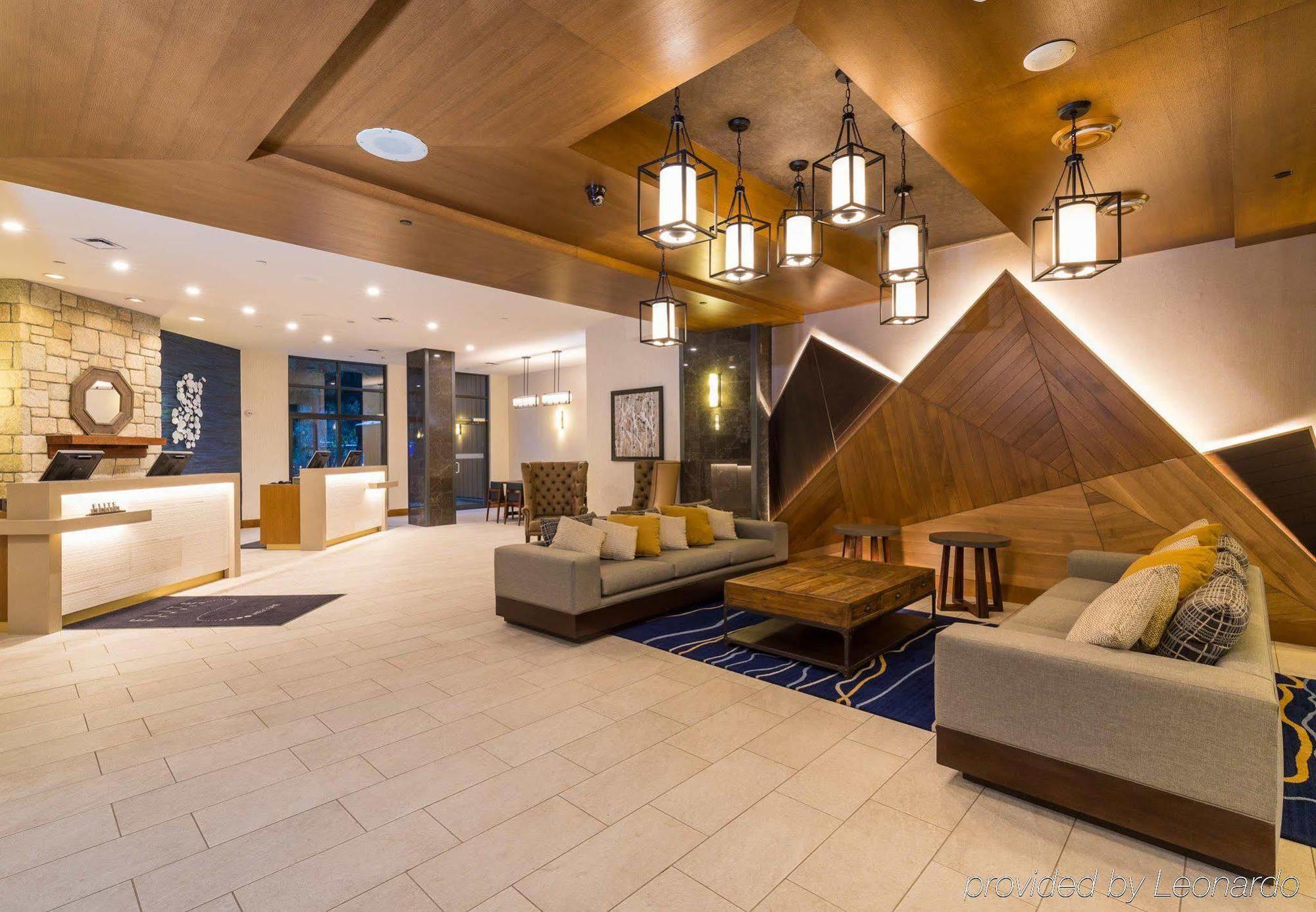 Delta Hotels By Marriott Whistler Village Suites Extérieur photo