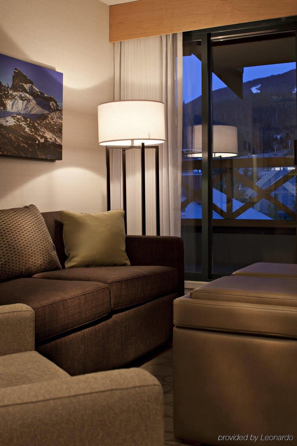 Delta Hotels By Marriott Whistler Village Suites Extérieur photo