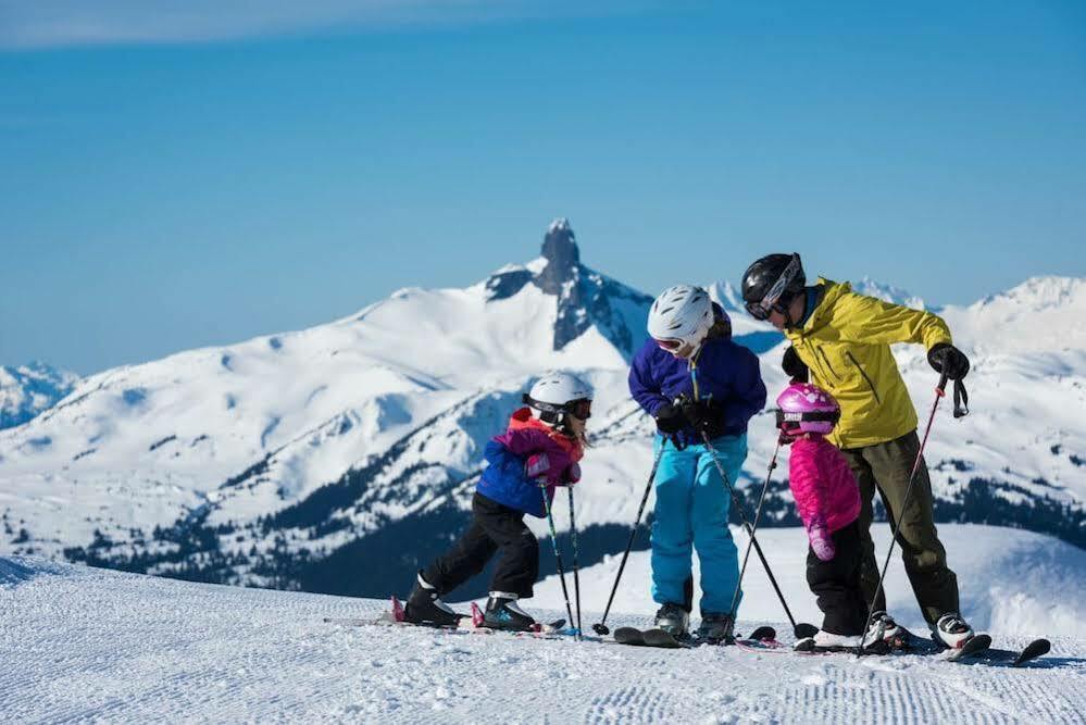 Delta Hotels By Marriott Whistler Village Suites Extérieur photo