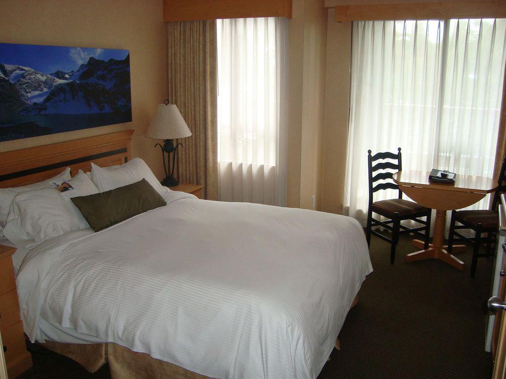 Delta Hotels By Marriott Whistler Village Suites Chambre photo