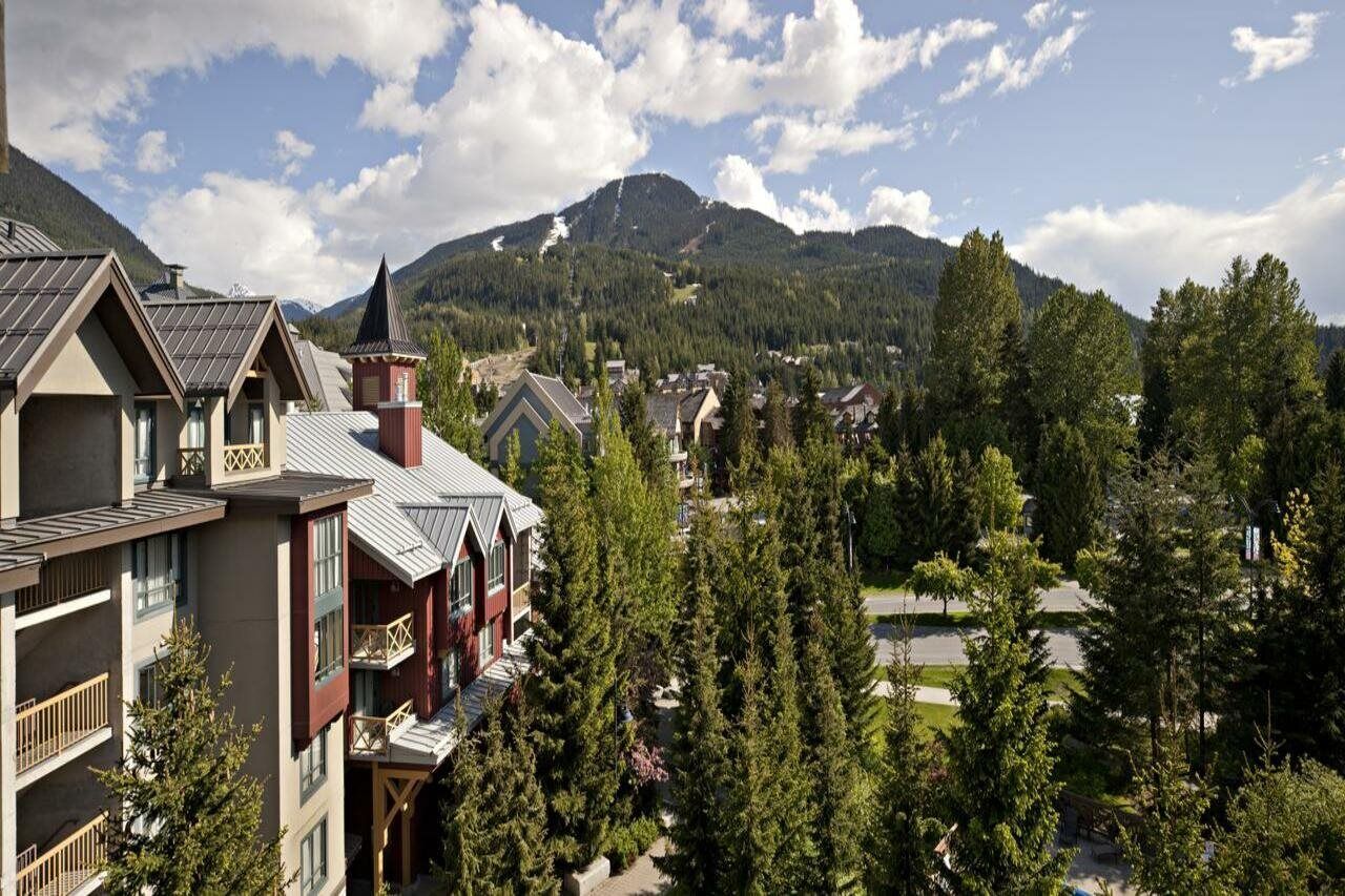 Delta Hotels By Marriott Whistler Village Suites Extérieur photo